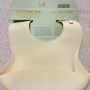 A silicone bib for baby